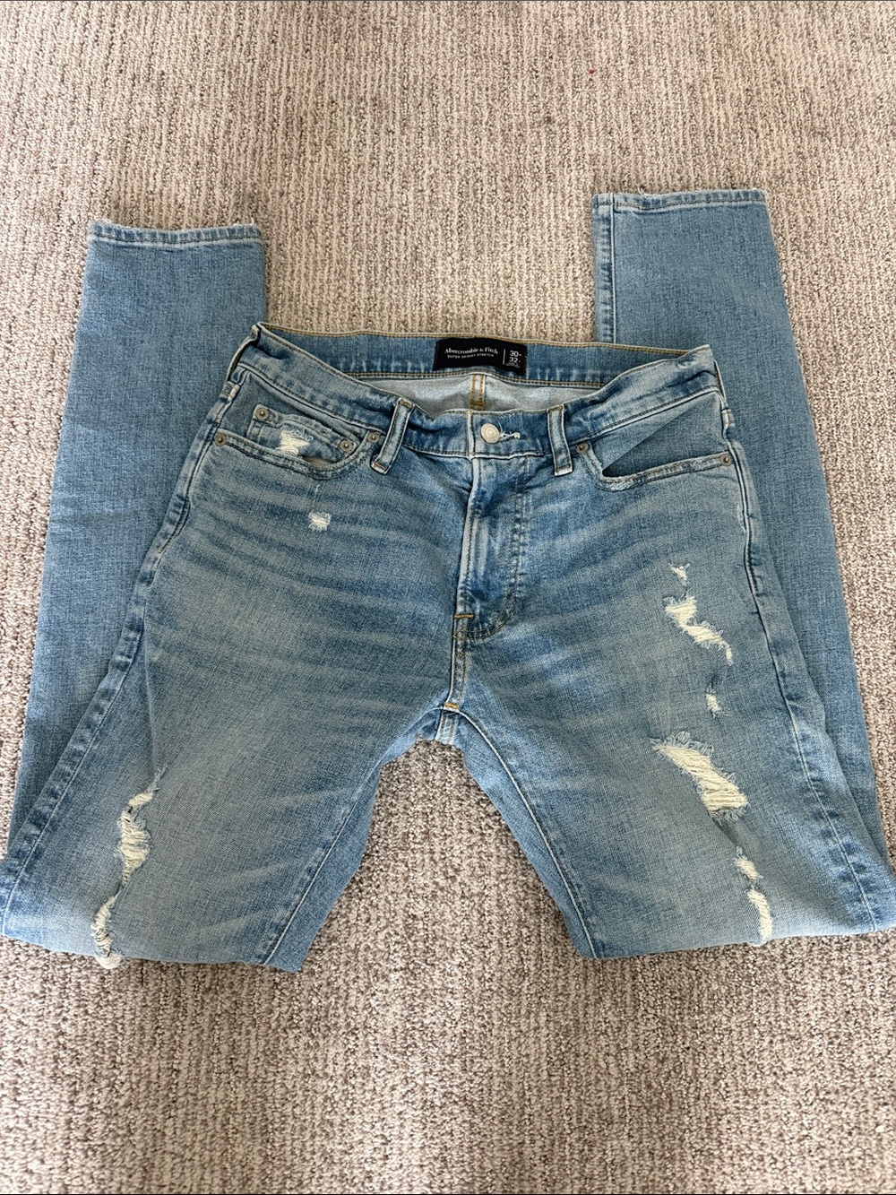 Abercrombie & Fitch Light Blue Distressed Men’s Denim Jeans 30x32